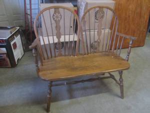 lot 126 image: (BR1) Wood 2 Seat Bench...