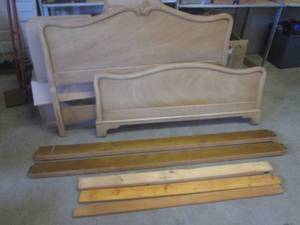 lot 129 image: (EW2) Complete Wood Bed Frame 57 W...