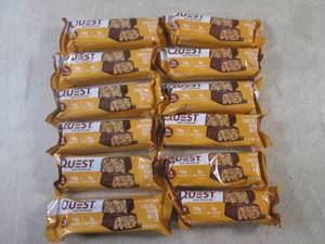 lot 190 image: (B-1) 12 Quest Chocolate Peanut But...