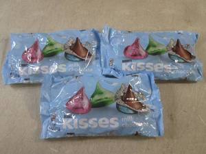 lot 195 image: (B-1) 3 Bags of Hersheys Kisses Bes...