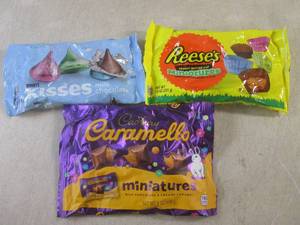 lot 198 image: (B-1) 3 Bags of Assorted Candy All ...