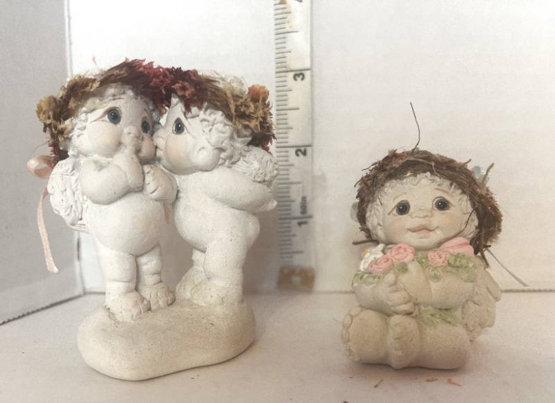lot 126 image: Pair of Dreamsicles Figurines