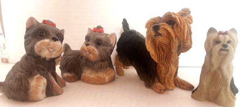 lot 141 image: Lot of Dog Figurines Resin and Homco