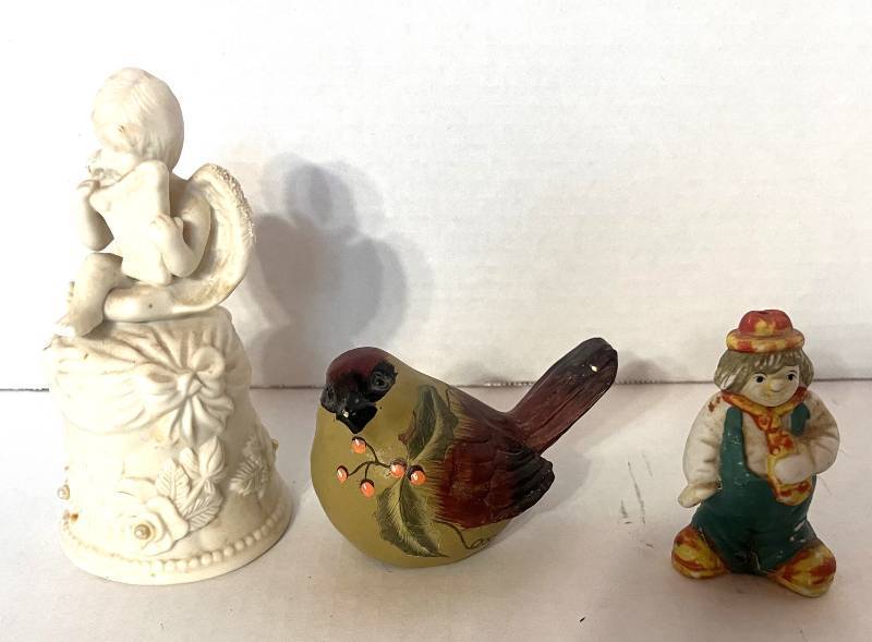 lot 97 image: 3 Miscellaneous Figurines