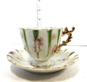 lot 5 image: 1950s Hand Painted Japanese Porcelain Teacup and Saucer