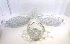 lot 32 image: 5 Cut Glass Pieces Toothpick Holder, Condiment Dishes