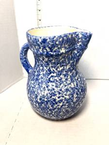 lot 46 image: Vintage N.S. Gustin Blue Spatterware Pitcher