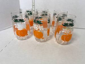lot 61 image: Set of Anchor Hocking Juice Glasses