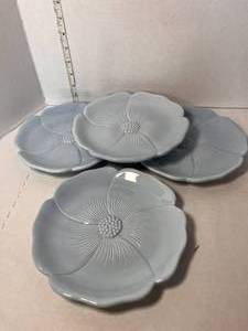 lot 83 image: Set of Enesco  Corn Flower Country Gate Plates