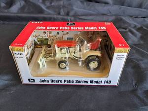 Ertl John Deere Patio Series Mower Model 140 1:16 Scale