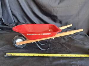 lot 30 image: Radio Flyer Wheel Barrow