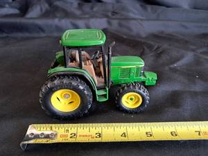 lot 37 image: Ertl John Deere 6410 Tractor