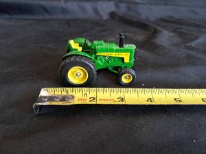 lot 41 image: John Deere 630 Tractor