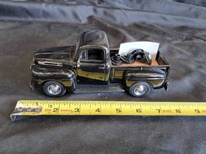 lot 43 image: 1948 Ford F1 Pickup