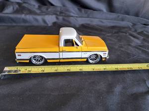lot 47 image: 1972 Chevy Cheyenne Pickup