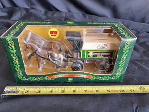 lot 51 image: Ertl John Deere Horse & Wagon Delivery Bank