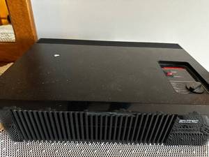 lot 21 image: Oreck XL Hypo-Allergenic Electronic Air Purifier