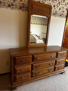 lot 22 image: Vintage Wooden Dresser with Mirror