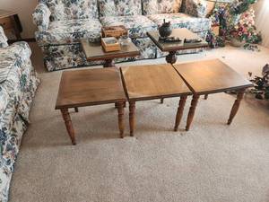 lot 48 image: Set of 3 Wooden Square Side Tables with Turned Legs