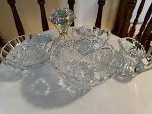 lot 67 image: Collection of 4 Crystal Serving Dishes and Candle Holder