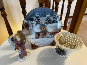 lot 69 image: Set of Collectible Winter-Themed Decor Teddy Bear Plate, Angel Figurine & Flower Basket