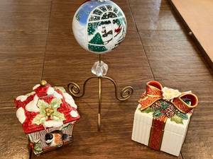 lot 83 image: Fitz & Floyd Winter Holiday Trio Cardinal Ornament and Holiday Trinket Boxes