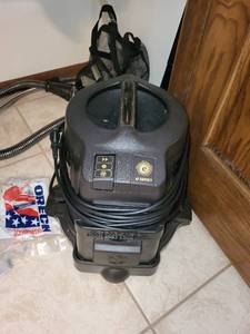lot 120 image: Rainbow E-Series Vacuum Cleaner with Accessories