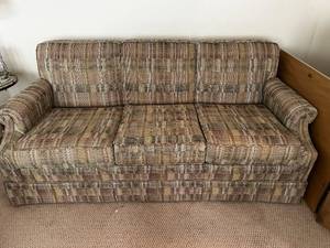 lot 128 image: Patterned Upholstered Sofa with Scotchgard Protection