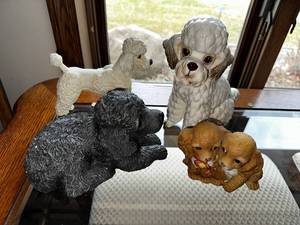 lot 135 image: Collection of 5 Ceramic and Resin Dog Sculptures