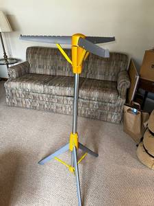 lot 136 image: Hangaway Collapsible Clothing Drying Rack