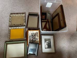 lot 147 image: Collection of 10 Assorted Vintage Picture Frames
