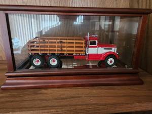 lot 152 image: Vintage Diecast Kenworth Red Flatbed Truck in Display Case