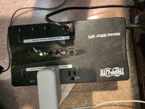lot 162 image: Tripp Lite Internet Office UPS Surge Protector with Battery Backup