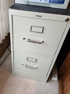 lot 169 image: 2-Drawer Steel Filing Cabinet