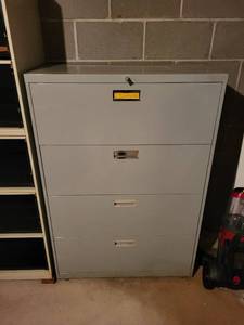 lot 186 image: Used Industrial Metal 4-Drawer Lateral Filing Cabinet With Lock