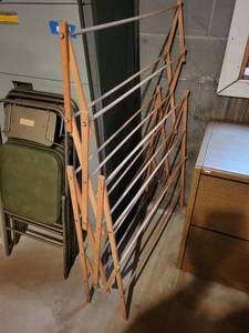 lot 190 image: Wooden Folding Clothes Drying Rack