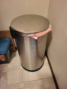 lot 231 image: Stainless Steel Pedal Trash Bin