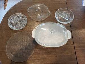 lot 234 image: Collection of 5 Glass and Porcelain Serving Ware Pieces
