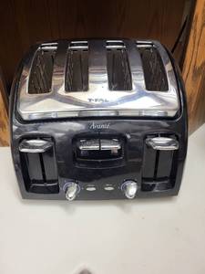 lot 241 image: T-Fal Avanti Toaster and Wooden Kitchen Accessories Set