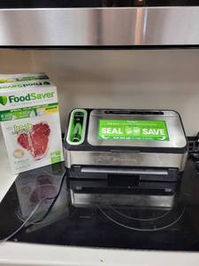 lot 250 image: FoodSaver 2-in-1 Vacuum Sealing System with Accessory Hose and Bags