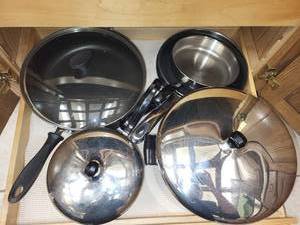 lot 252 image: Assorted Collection of Cookware and Kitchen Utensils