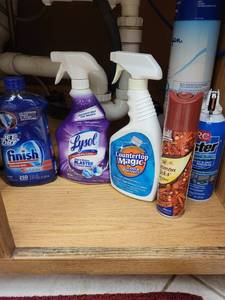 lot 256 image: Collection of Household Cleaning and Maintenance Products