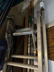 lot 289 image: Used Louisville Extension Ladder