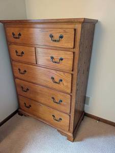 lot 27 image: Klaussner Solid Wood Chest of Drawers