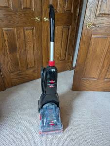 lot 102 image: Bissell QuickSteamer PowerBrush PET