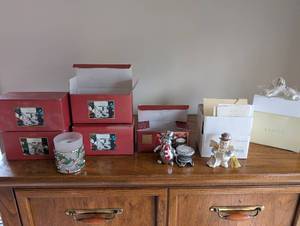 lot 104 image: Lenox Holiday Collectibles Set