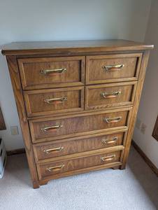 lot 114 image: Thomasville Wooden Chest of Drawers