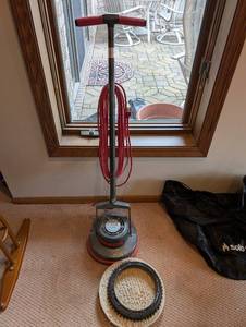 lot 271 image: Oreck Orbiter Heavy Duty Floor Machine