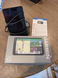 lot 272 image: Garmin DEZL OTR700 GPS Navigator