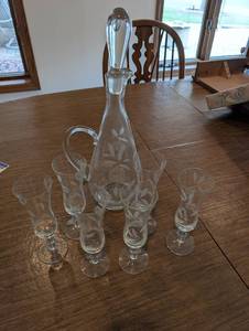 lot 275 image: Etched Glass Decanter & Glasses Set